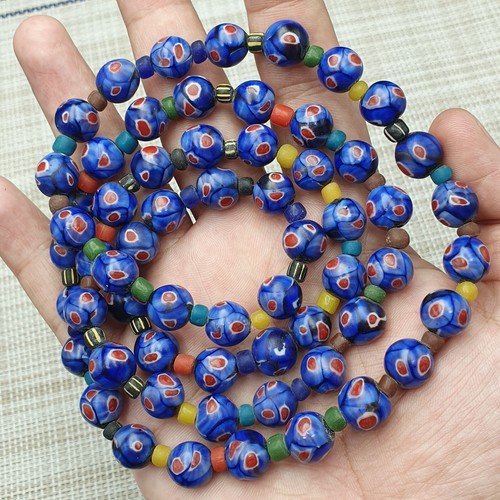 Collar de cuentas vintage azul estilo veneciano de vidrio azul ojos rojos - Imagen 9 de 18