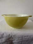 Perfect Little Yellow Double Handled Vintage Pyrex Bowl 1.5 Pint