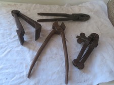 4 x outil ancien cordonnier bourrelier pince à border étau