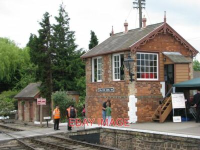 FOTOSSTELLWERK AM BAHNÜBERGANG AM BAHNHOF WILLITON 2009