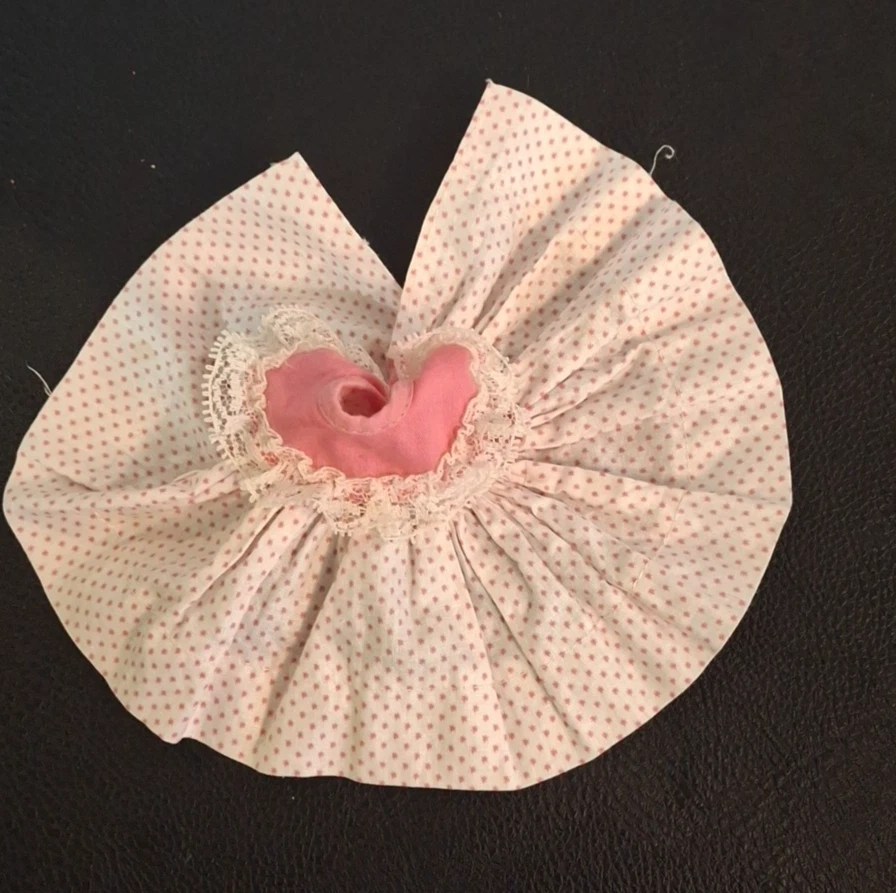 VETEMENTS Vestito bambola vintage fatto a mano rosa pizzo pois 4"