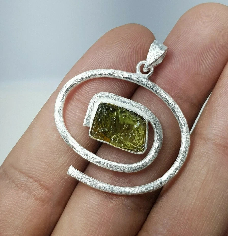Кулон из натурального молдавита необработанный молдавит метеорит подвеска драгоценный камень - Изображение 4 из 4