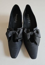 Kenneth Cole Vintage Womens Bow Pumps Black Size 7.5 AA Spain