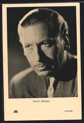 Ansichtskarte Schauspieler Willy Birgel im Anzug posierend 