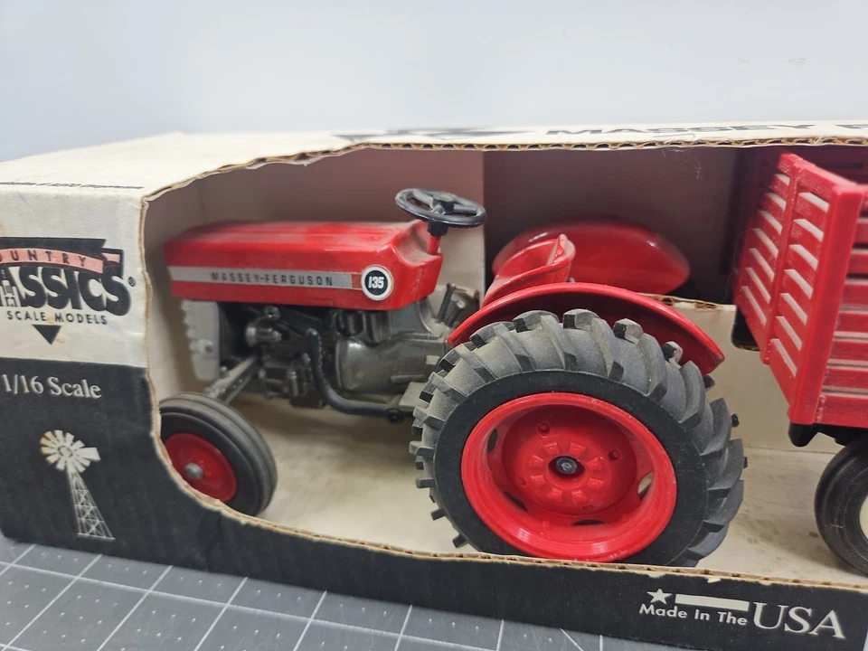 Vtg Massey-Ferguson 135 1/16 Scale Models-Country Classics -Toy Tractor & Wagon - Image 2 of 4