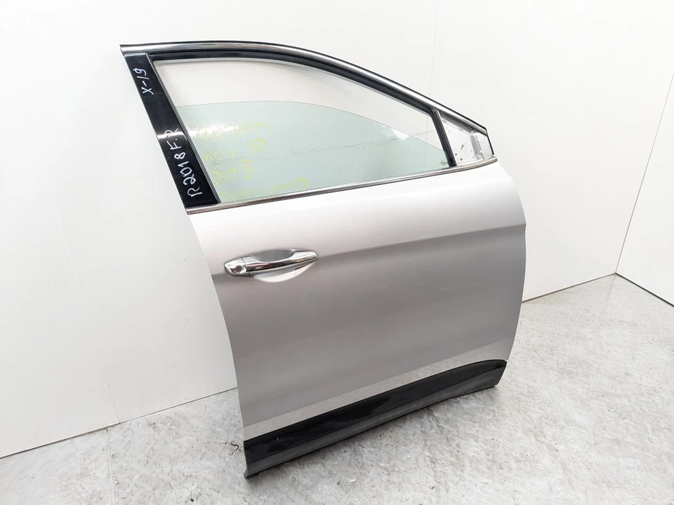 HYUNDAI SANTA FE MK3 DOOR FRONT RIGHT DRIVER SIDE IN SLEEK SILVER 2014 - Image 3 of 4