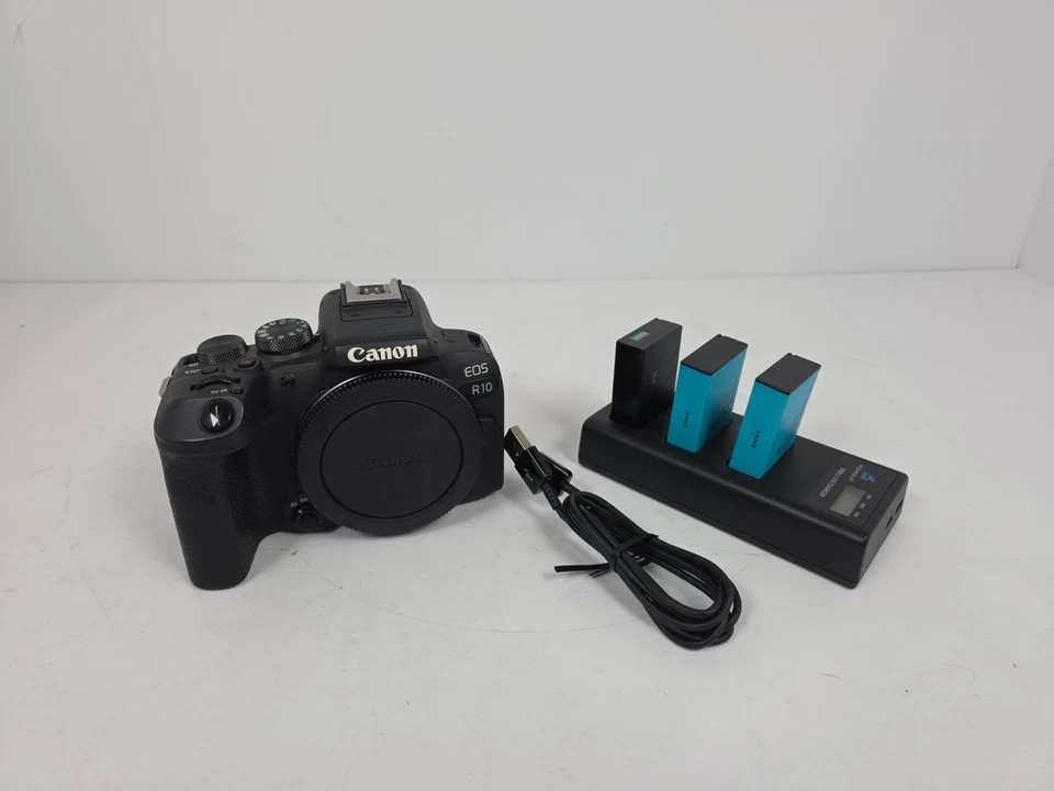 Canon EOS R10, photo 1 of 5