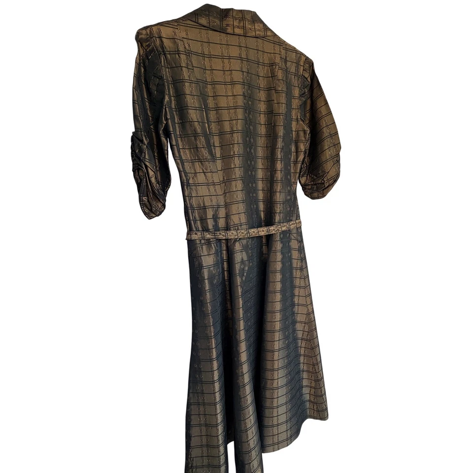 Vestido camisa tafetá metálico bronze vintage com botões e cinto de joias de cristal - Imagem 4 de 4