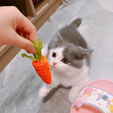 Carrot-Shaped Cat Chew Toy with Built-In Bell, Interactive Paper Rope Pet Toy, S