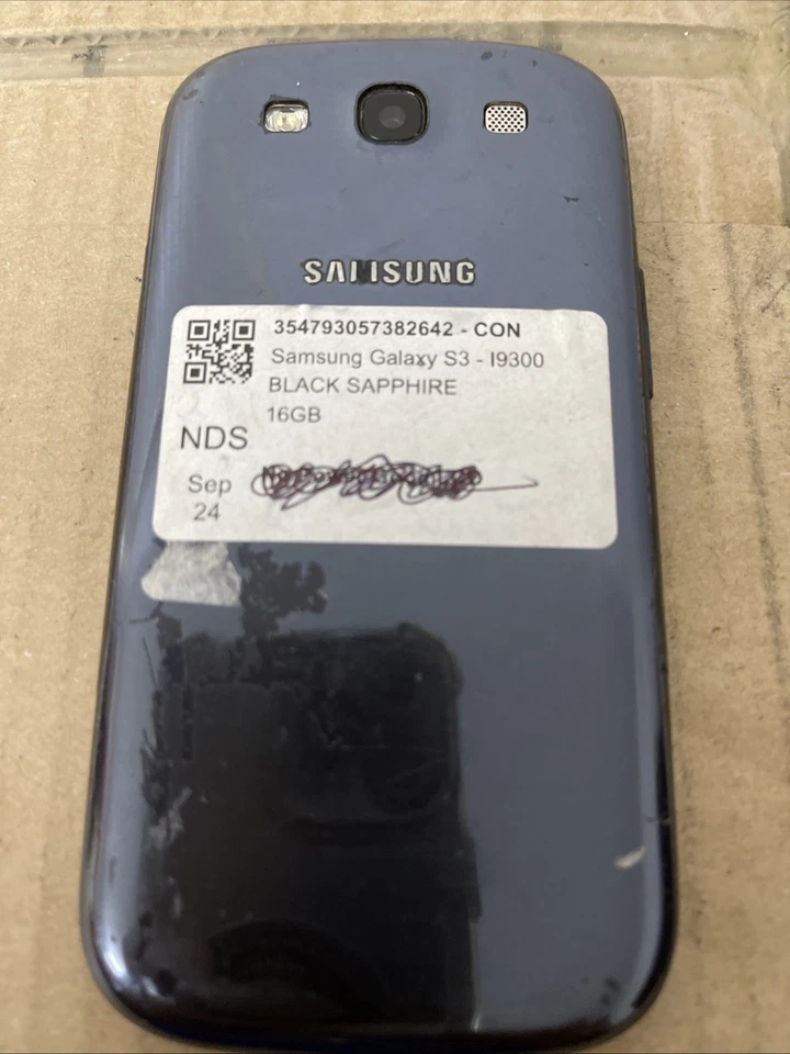 Samsung Galaxy S III · 16GB, photo 2 of 2