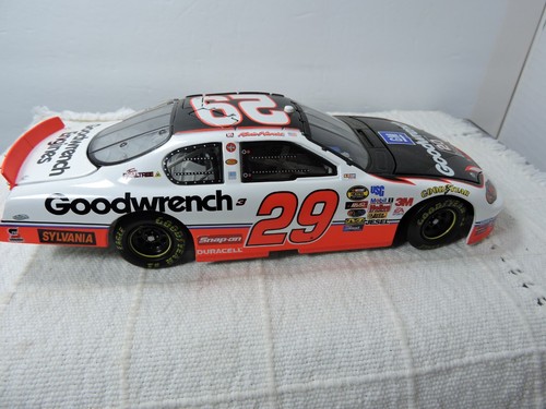 Acción Kevin Harvick #29 diecast GM goodwrench 20 años escala 1:24 2005 - Imagen 7 de 13