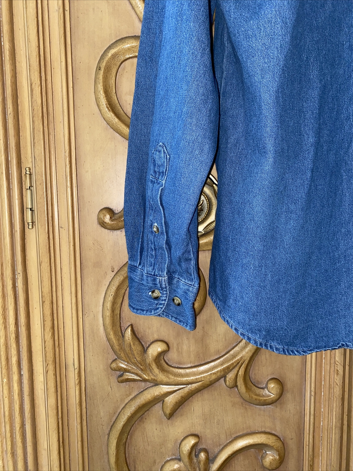 Blue Solid Long Sleeve Collared Button Down Denim… - image 5