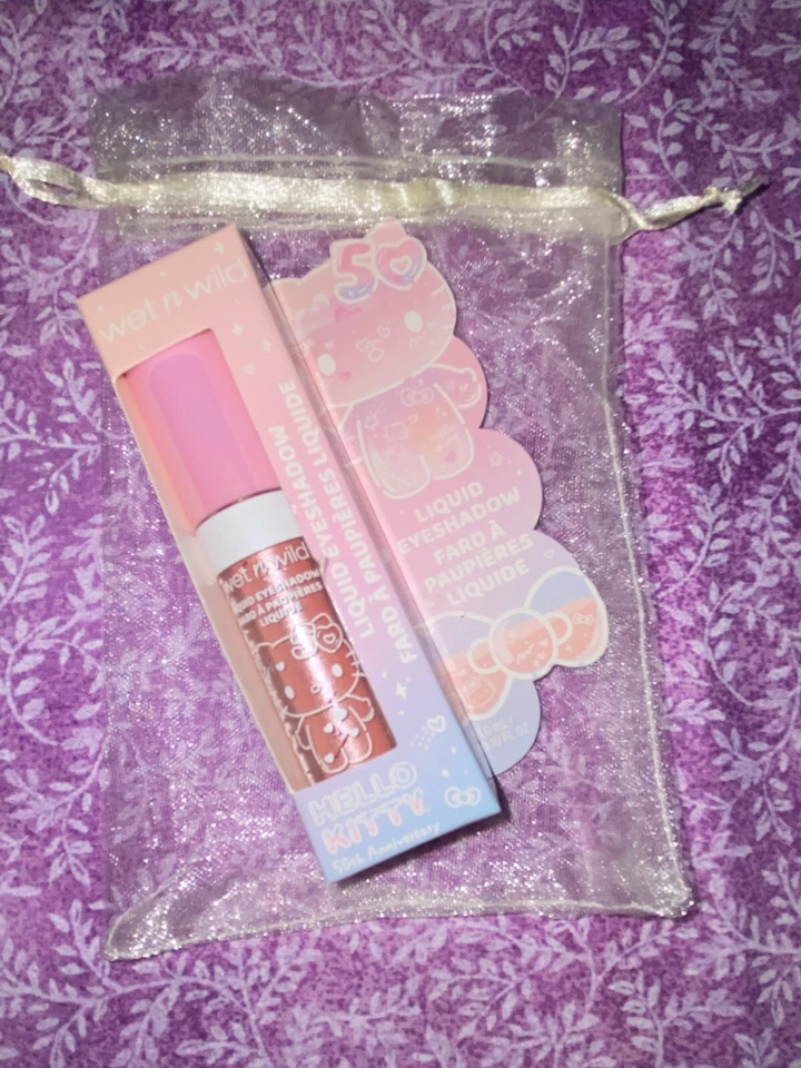 *Wet N Wild HELLO KITTY 50 Aniversario CHEERS Brillo Mancha de Labios NUEVA Bolsa de Regalo + Artículos Foto 2 de 4