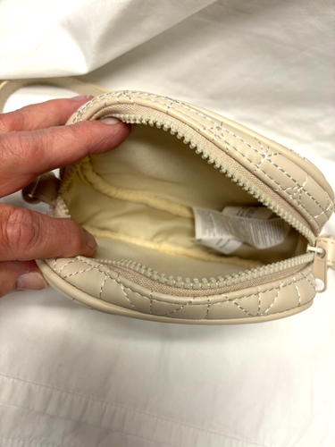ZARA Beige Oval Quilted Crossbody Handbag Purse Small 7"x5" x2" NWOT - Picture 2 of 3