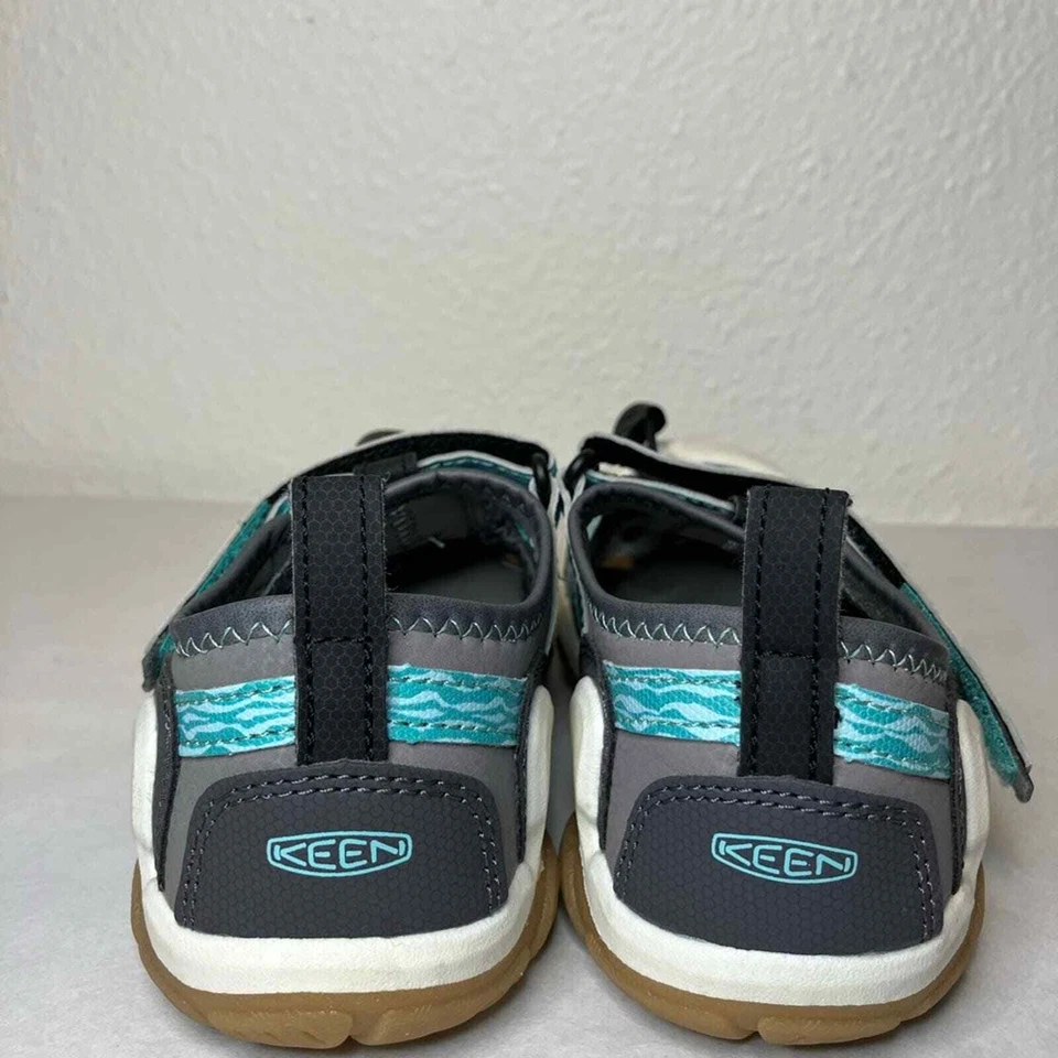 Nuevas Sandalias Keen Knotch Creek Niños Punta Cerrada Senderismo Agua Azul Jugar Camping Foto 4 de 4