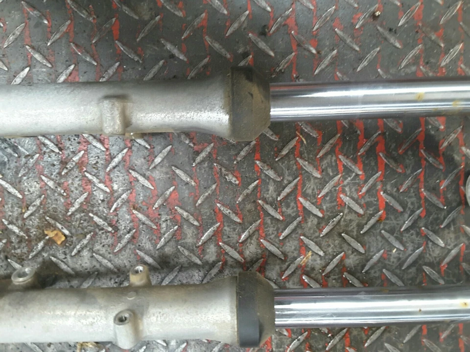 80-84 1980 Kawasaki LTD440 OEM horquillas delanteras suspensión triple vástago de dirección  Foto 4 de 4