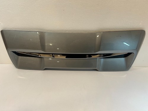 OEM 2020-2023 GMC Sierra 2500HD 3500HD Diesel Hood Air Vent OEM TRIM - Picture 18 of 19