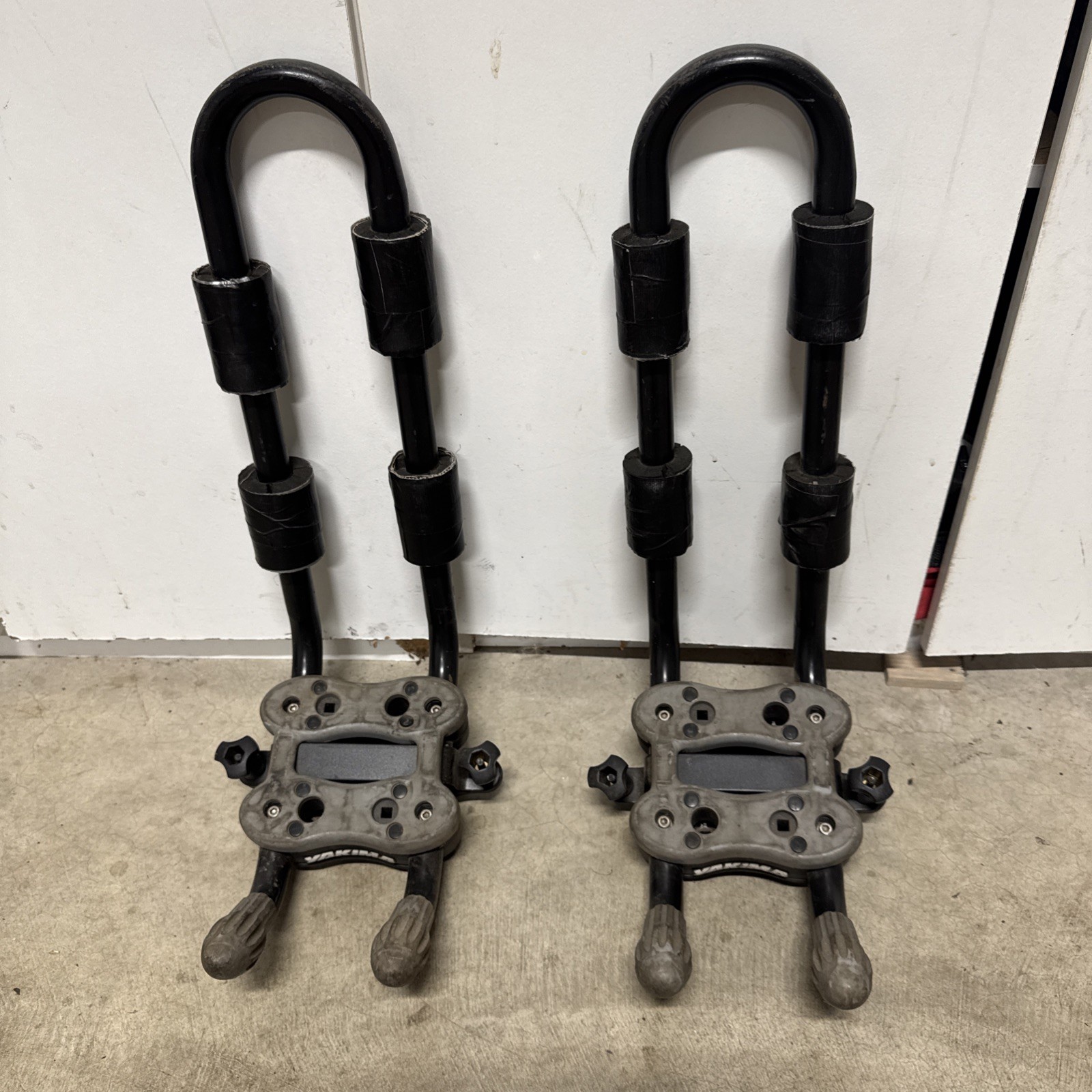Carrier System Set For 1 Boat Rooftop J Hook