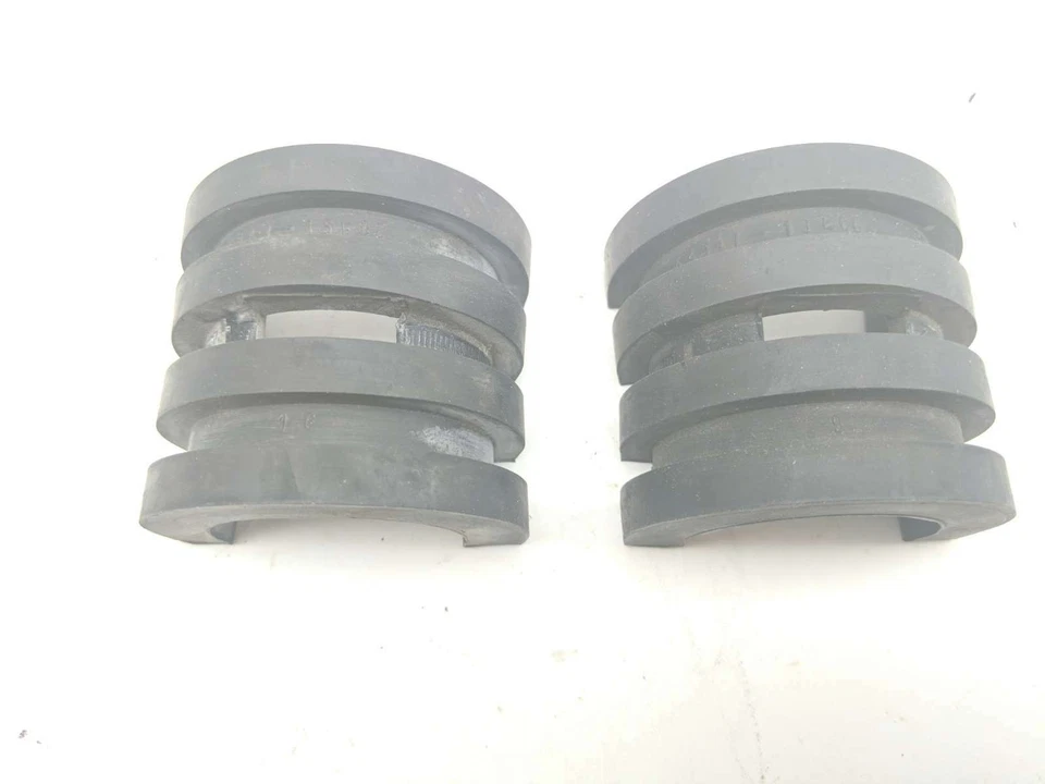 Amortiguadores de goma para tanque de combustible de gasolina Suzuki VZ800 02 44541-13L00 Foto 3 de 4