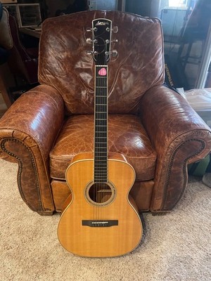 Larrivee OM 05 acoustic guitar