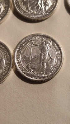 Britannia 2025 1/4oz 999 Fine Silver Bullion Coin - Image 1 of 2