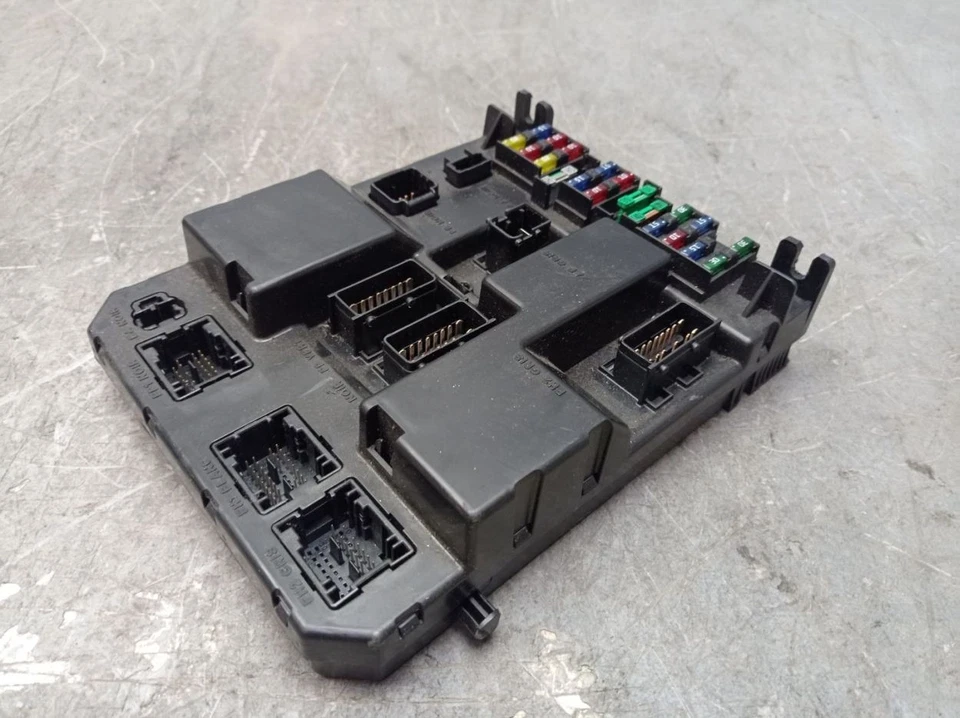 Centralina BSI scatola fusibili per PEUGEOT 307 BREAK (3E) 2.0 HDI 9651197580 - Immagine 2 di 4