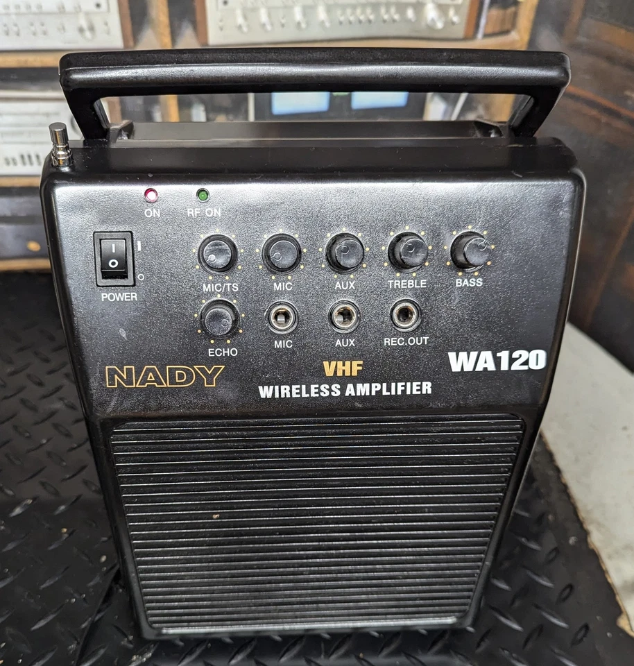 Amplificador inalámbrico NADY VHF WA120 con fuente de alimentación Foto 2 de 4