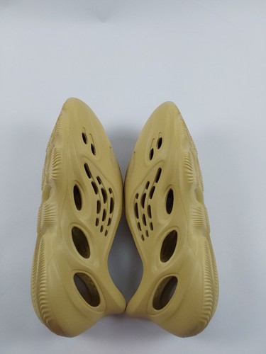 Adidas Yeezy Foam Runner Sulfur GV6775 Men's Size 10 - Picture 5 of 8