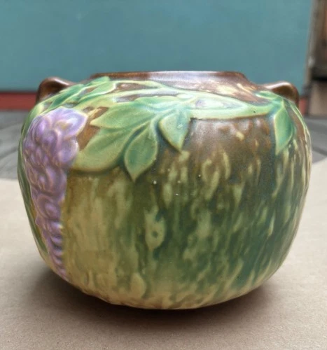 Roseville Wisteria #632 vintage vase 5”