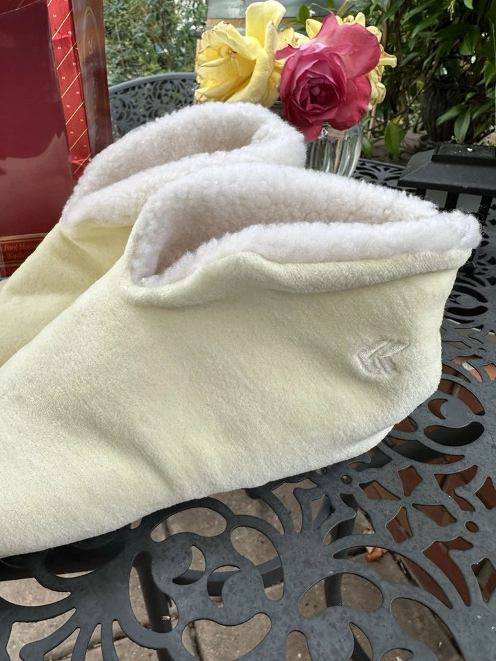 De Colección Isotoner Marfil Zapatillas Confort Botín Terciopelo XL 9.5-10.5 Talla Lavable Nuevo de Lote Antiguo Foto 2 de 4