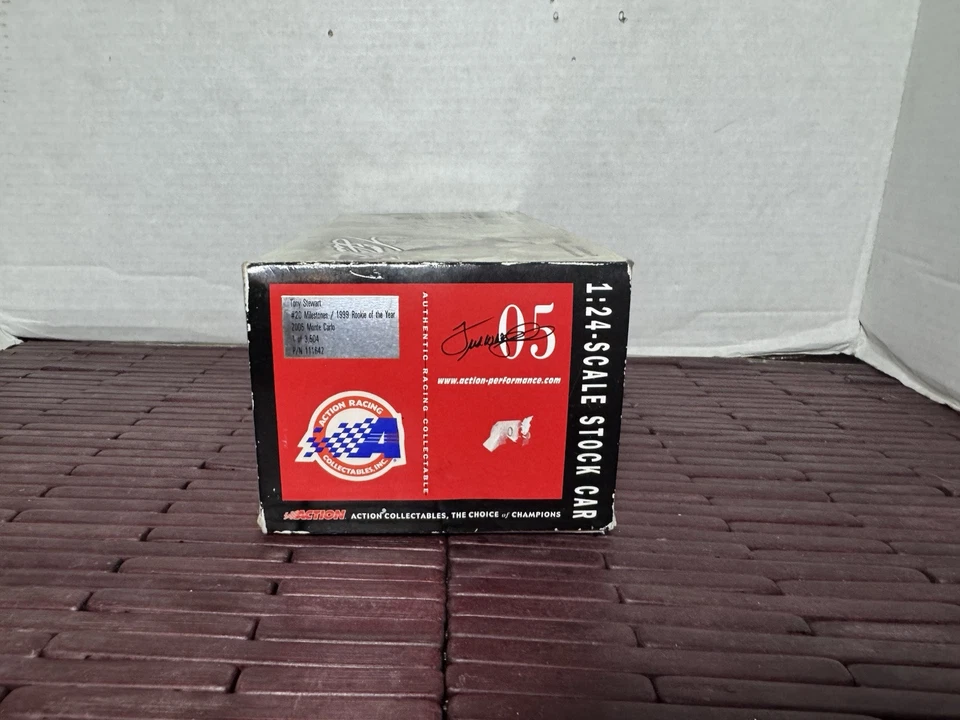 Tony Stewart 2005 Milestones Novato del Año 1999 Nascar 1/24 Diecast Acción Foto 3 de 4