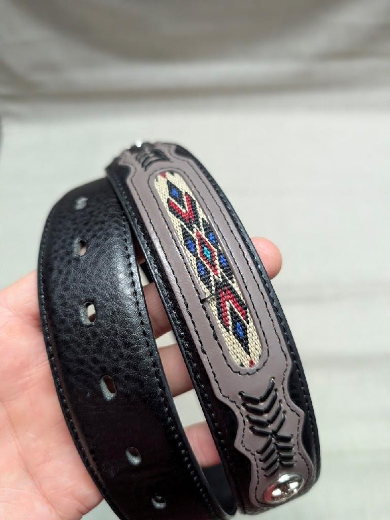 SOUTHWESTERN STYLE CONCHO LEATHER BELT  SZ 34\