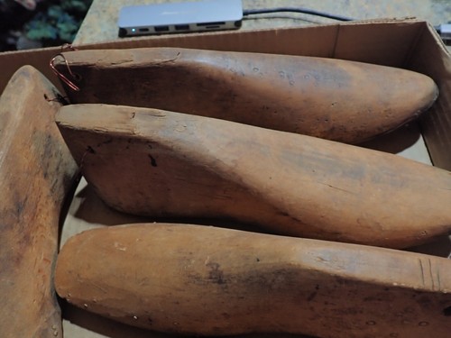 Vintage lot of 7 Wood Adult SHOE LASTS Forms Cobbler Molds 9" to 10.5" in length - Picture 9 of 16