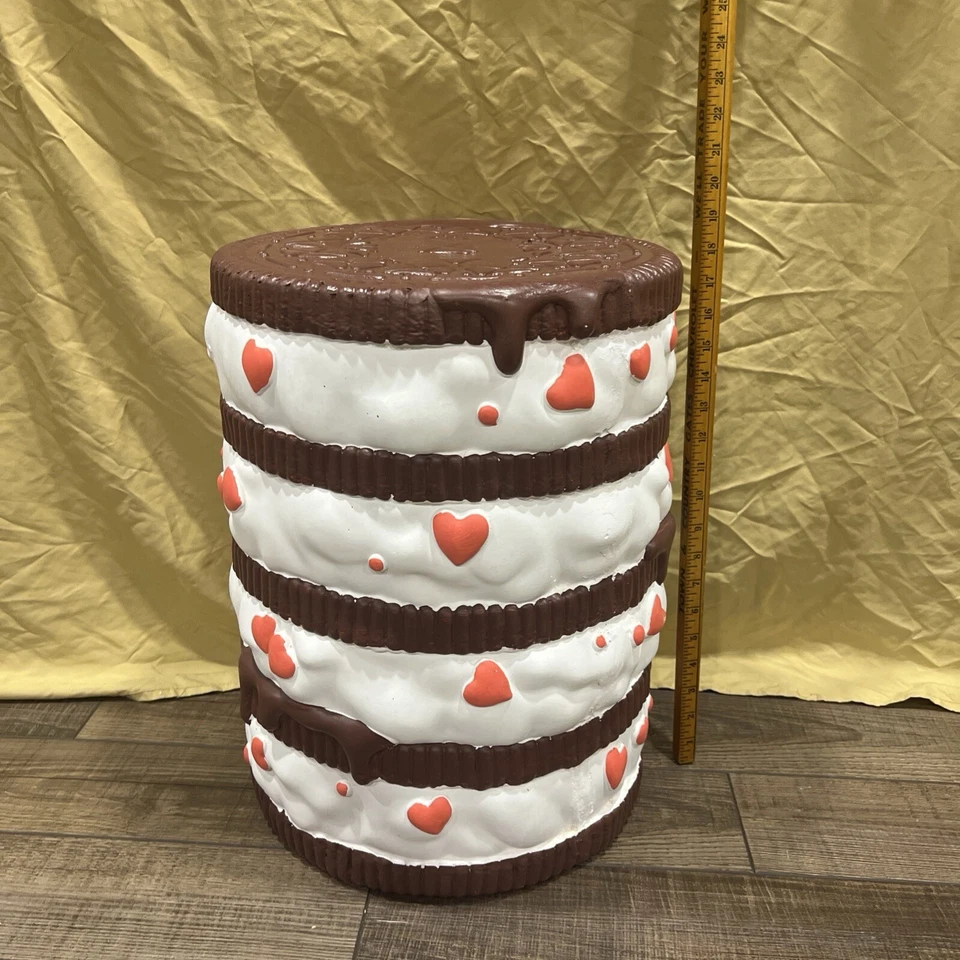 NEW RARE Valentines Hearts Oreo Cookie Stool Tik Tok Viral Home Goods - Image 3 of 4