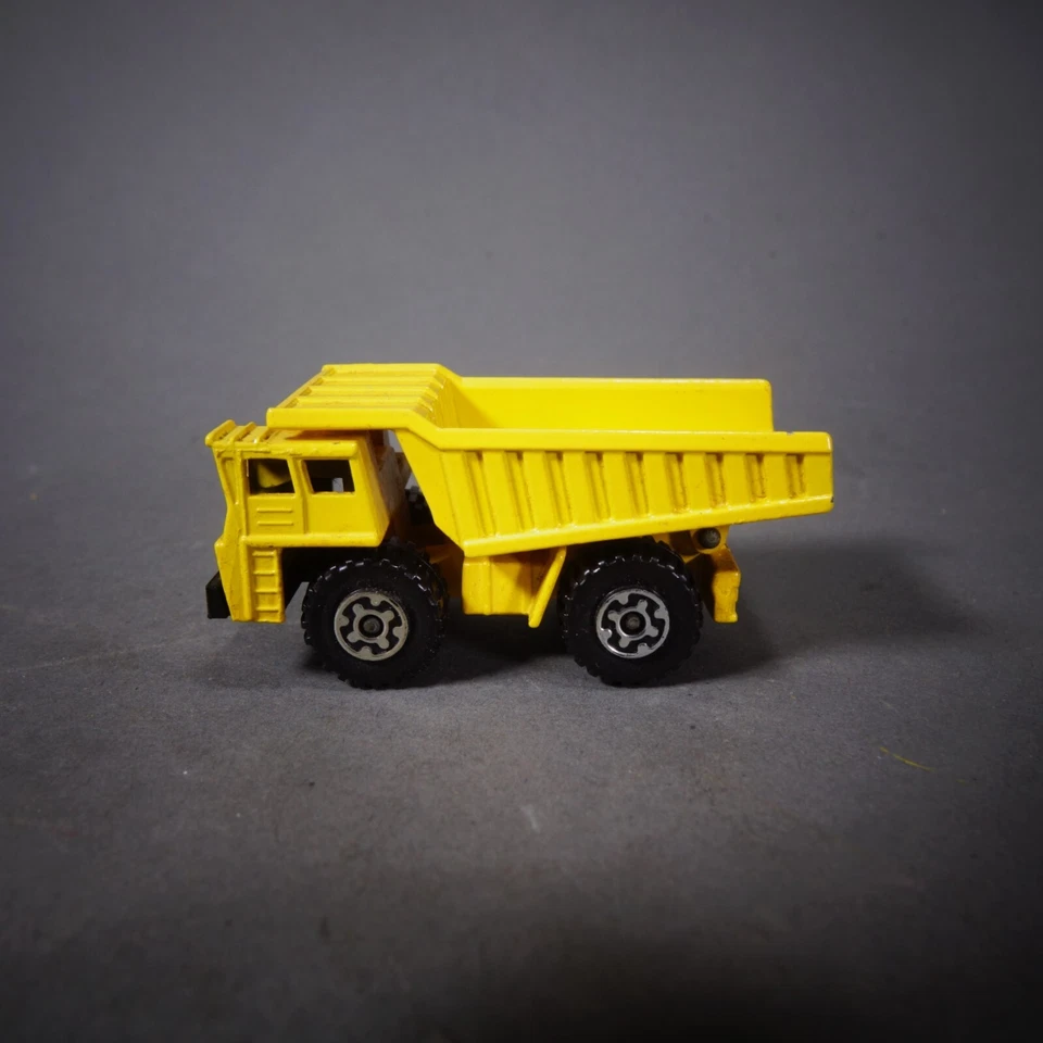 Lote de 4 Equipos de Construcción Juguetes Diecast Grúa, Niveladora, Camión Volquete Foto 4 de 4