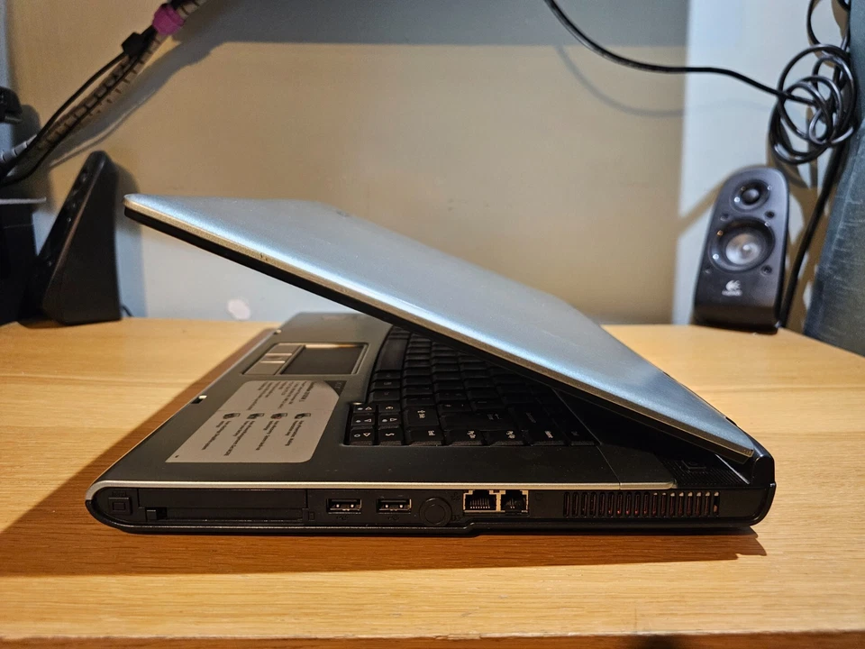 15" Acer TravelMate 2312LM_L Celeron 1.4GHz 256MB 40GB Windows XP Vintage Laptop - Image 4 of 4