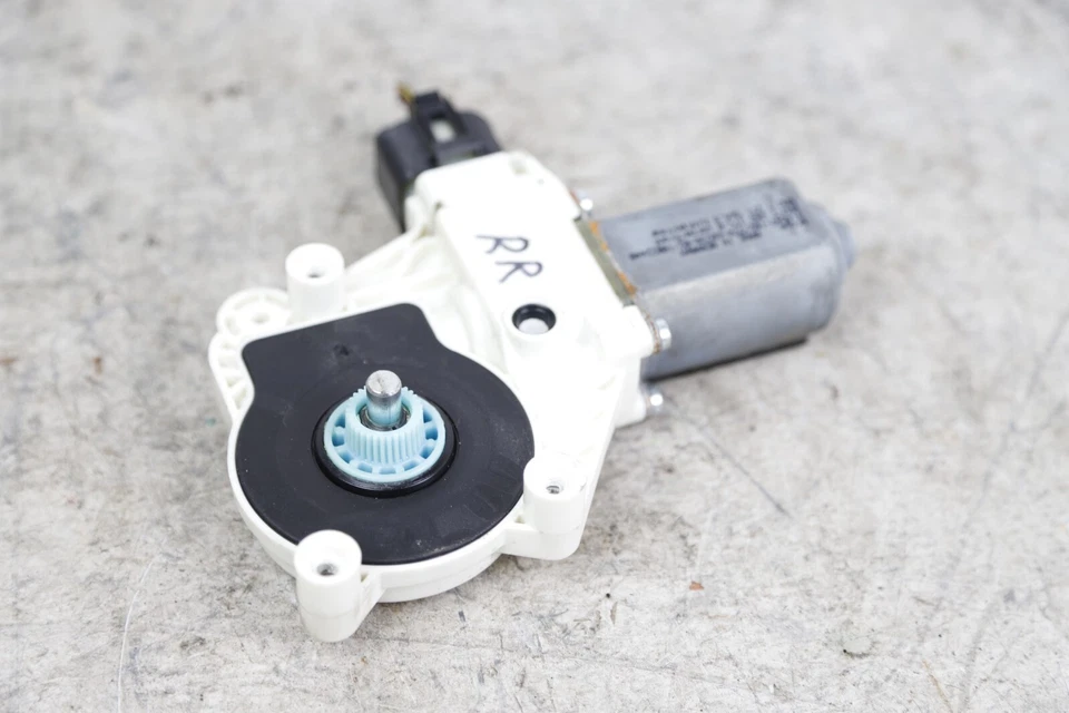 Motor ventana trasera derecha BMW 528i 535i 550i F10 F11 11-16 7248172 / 7271564 OEM Foto 2 de 4