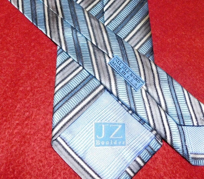 CORBATA A RAYAS J.Z.RICHARDS HECHA EN EE. UU. AZUL/BLANCO/GRIS - CORBATAS - CORBATAS DE DISEÑADOR. Foto 3 de 3