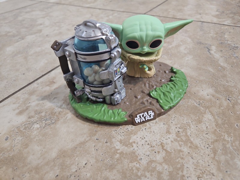 Funko Star Wars the Mandalorian Vinyl Figure Grogu With Egg Backpack Bobblehead
