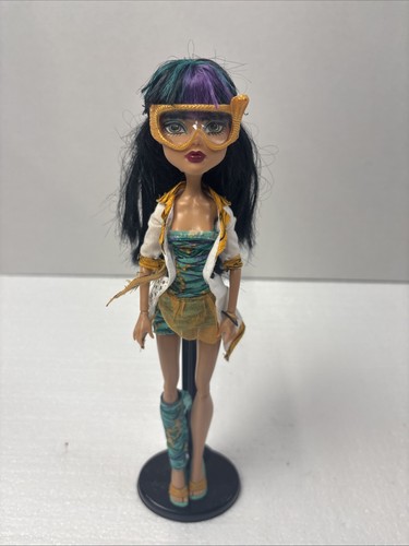 Bambole Monster High Cleo De Nile e Ghoulia Yelps - Mad Science Lab Partners 2013 - Foto 2 di 15