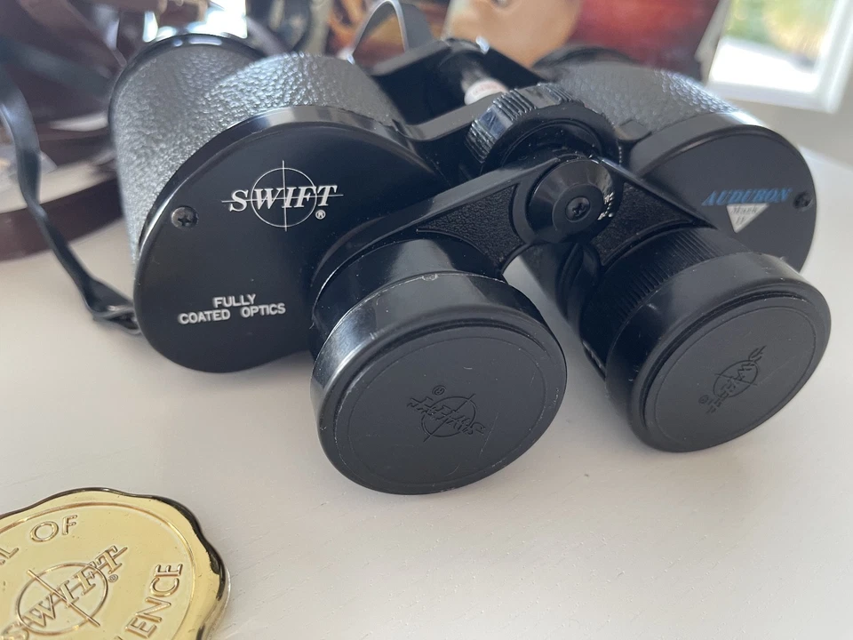 1982 Swift Audubon Model 804 Binoculars EXTRA WIDE ANGLE, 8.5x44. NICE & RARE - Image 3 of 4