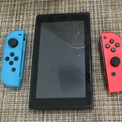 Nintendo Switch Console Blue Red Joy-Con Wi-Fi USB-C Headphone Jack HAC-001