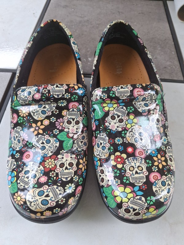 Women's Savvy Nursing Shoes,  Day Of The Dead Themed,  Size 9