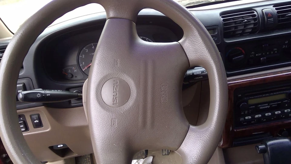 Alternador usado serve: 2002 Isuzu RODEO grau C - Imagem 4 de 4