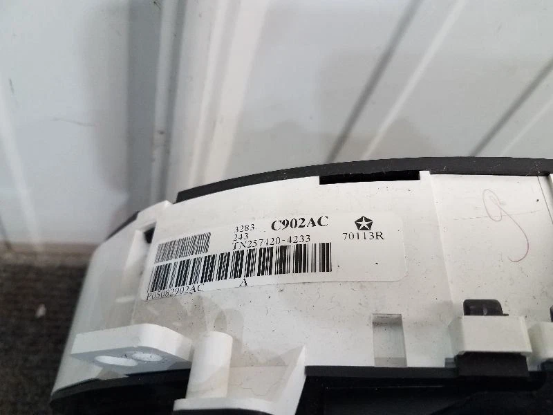 Chrysler Pacifica 2004 velocímetro panel - MPH sin navegación *108 k millas* Foto 2 de 4