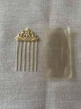 VINTAGE HAIR PICK LIFT COMB GOLD TONE  SLEEVE