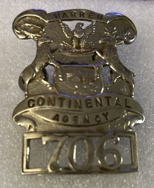 VINTAGE DEFUNCT WARREN CONTINENTAL AGENCY METAL HAT BADGE #706 SILVER COLOR