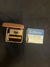 NOS Vintage Gillette Aristocrat One-Piece Double Edge Safety Razor With Case
