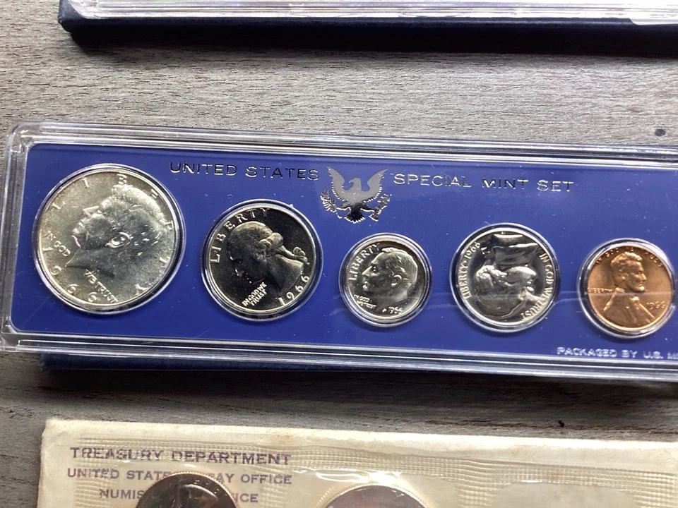 6 Set Bundle of 1965, 66, 67, 68, 69, 70 Original Packaging 45 Coins 032578qk - Image 4 of 4