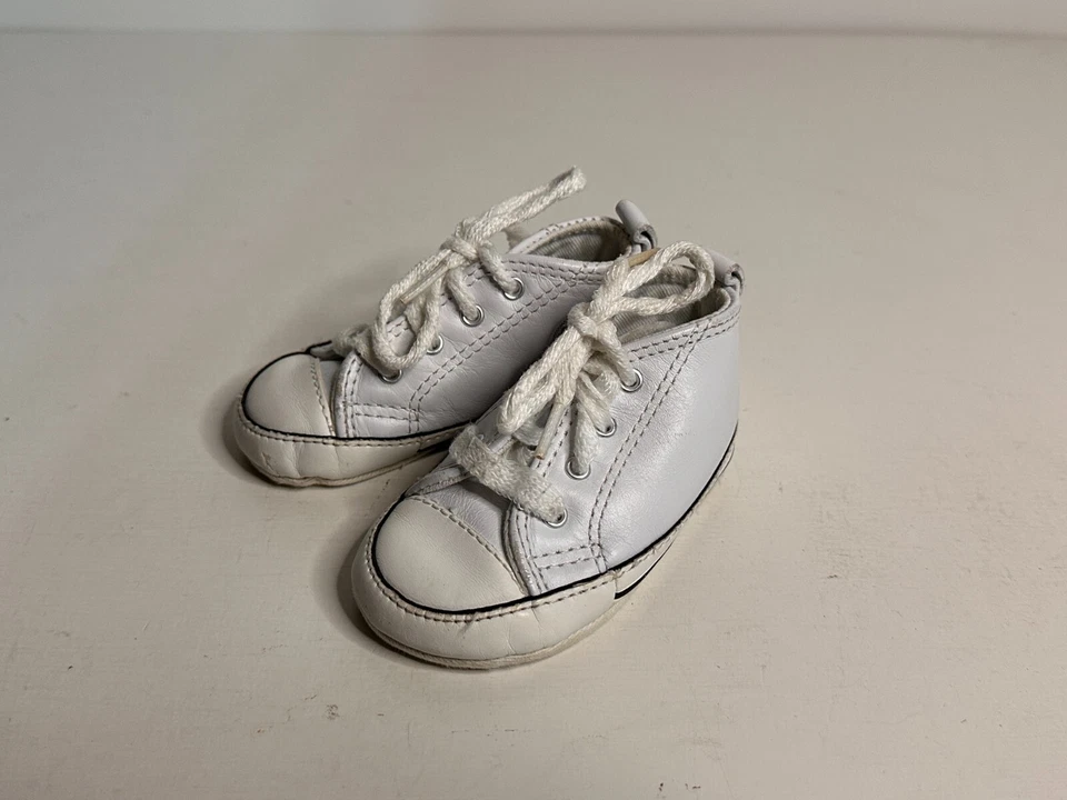 Zapatos de cuna Converse Chuck Taylor blancos bebé talla 3 Foto 3 de 4